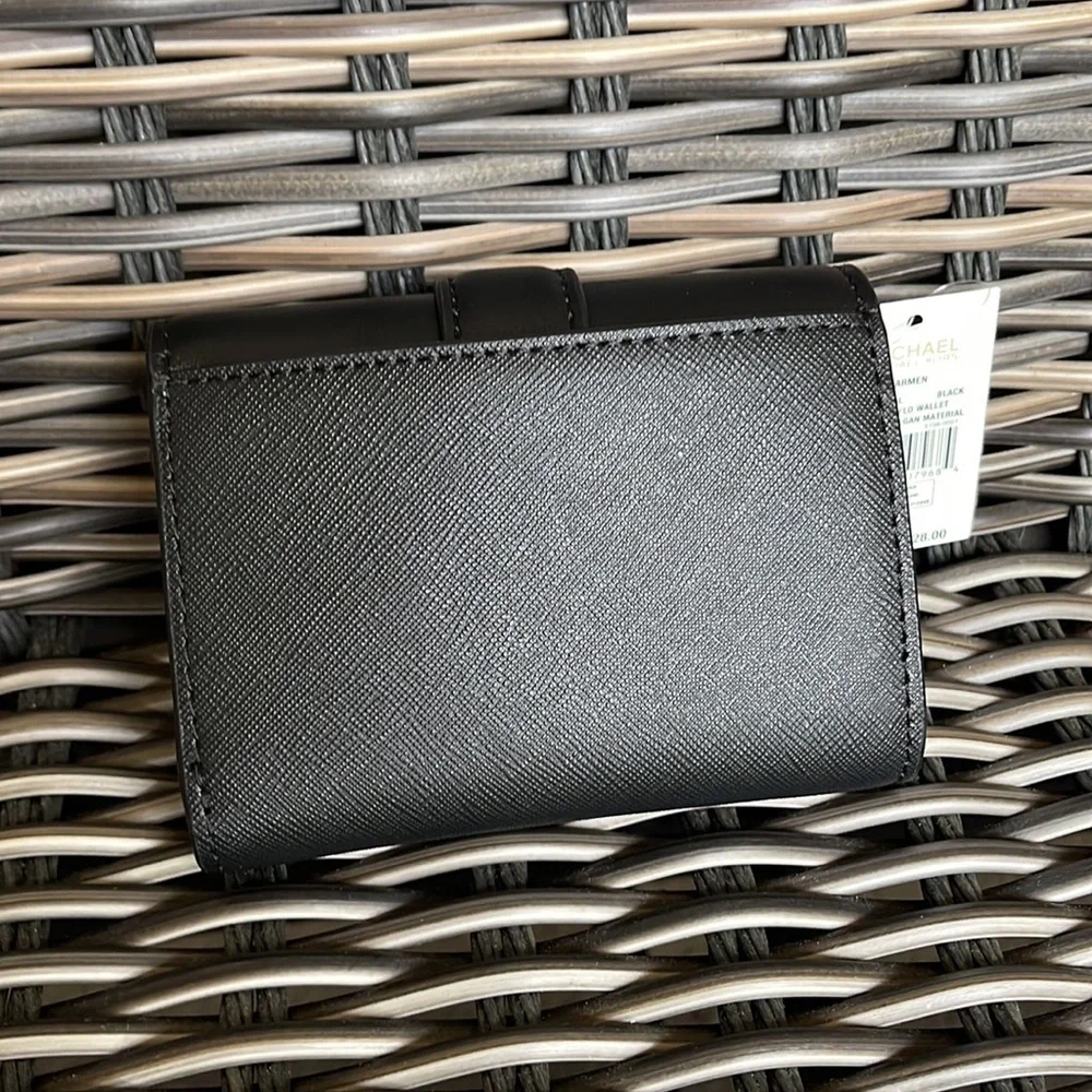 MICHAEL KORS CARMEN MEDIUM LOGO AND FAUX LEATHER WALLET BLACK